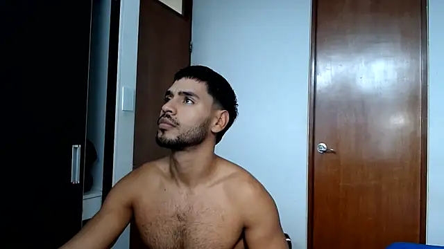 HOTLATINO2025 online show from 05-26-26, 04:47