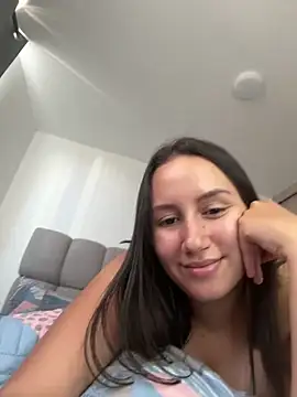 Snapshot of Jullya_x chatting on 06-19-26, 09:07 Jullya x online show from 06-19-26, 09:07
