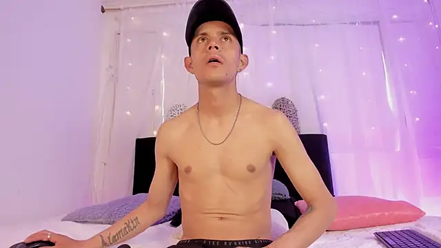 Bonny and carrot online show from 11-19-25, 07:14