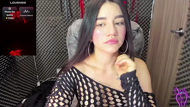 lilihot  online show from 10-25-25, 04:13