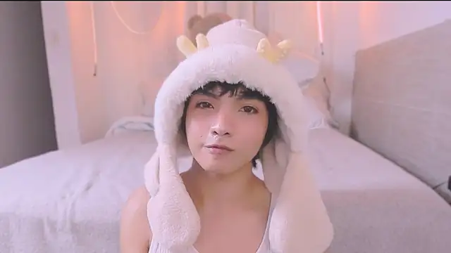 AllanYong18 online show from 09-15-25, 05:40