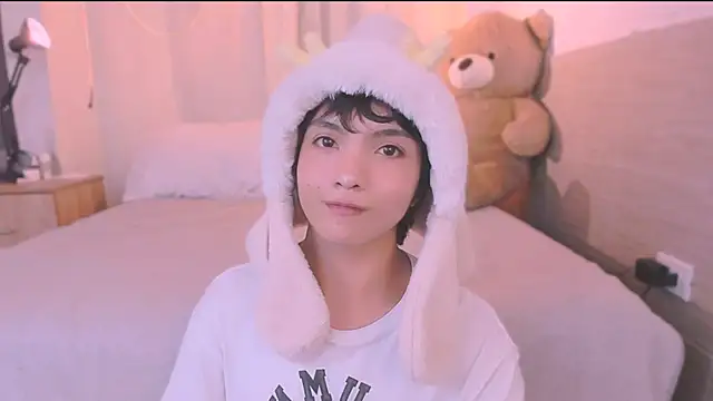 AllanYong18 online show from 09-20-25, 02:12