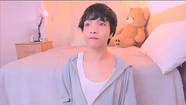 AllanYong18 online show from 10-28-25, 12:52