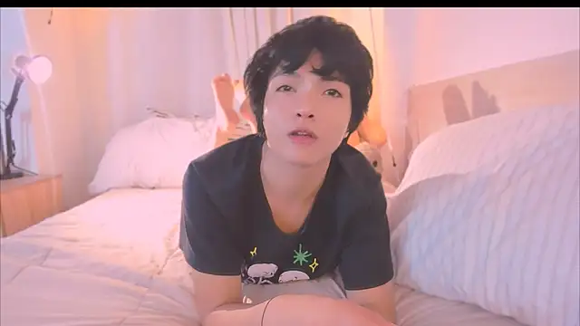 AllanYong18 online show from 11-20-25, 08:58