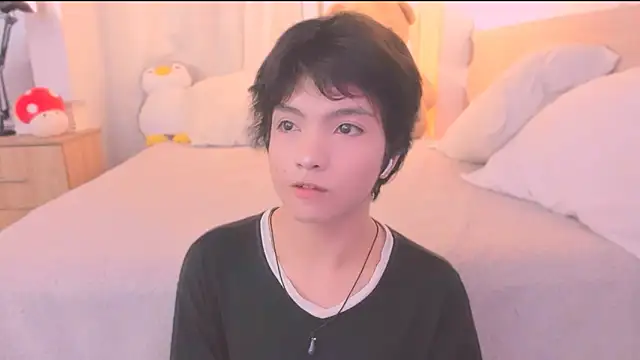 AllanYong18 online show from 02-11-26, 01:27