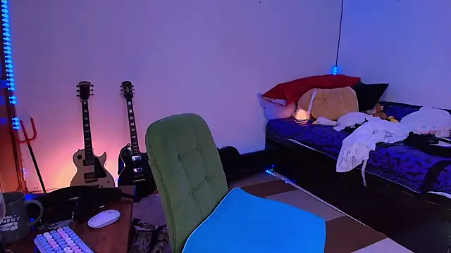 Snapshot of antonelawow chatting on 10-17-25, 09:50 antonelawow online show from 10-17-25, 09:50