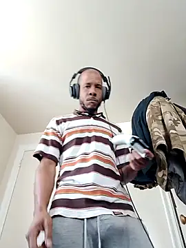 Snapshot of MrDaddyBbSnake chatting on 01-07-25, 05:53 MrDaddyBbSnake online show from 01-07-25, 05:53