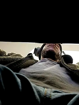 Snapshot of MrDaddyBbSnake chatting on 02-20-25, 06:57 MrDaddyBbSnake online show from 02-20-25, 06:57