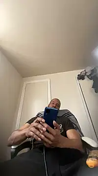 Snapshot of MrDaddyBbSnake chatting on 02-25-25, 05:04 MrDaddyBbSnake online show from 02-25-25, 05:04
