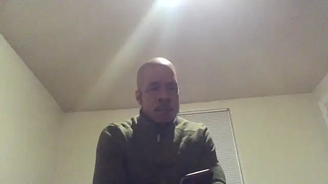 Snapshot of MrDaddyBbSnake chatting on 03-01-25, 11:26 MrDaddyBbSnake online show from 03-01-25, 11:26