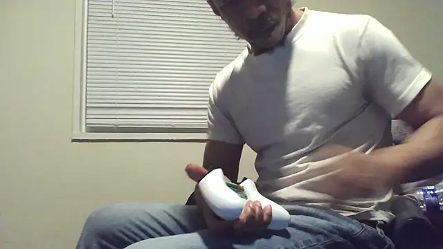 Snapshot of MrDaddyBbSnake chatting on 03-13-25, 12:59 MrDaddyBbSnake online show from 03-13-25, 12:59