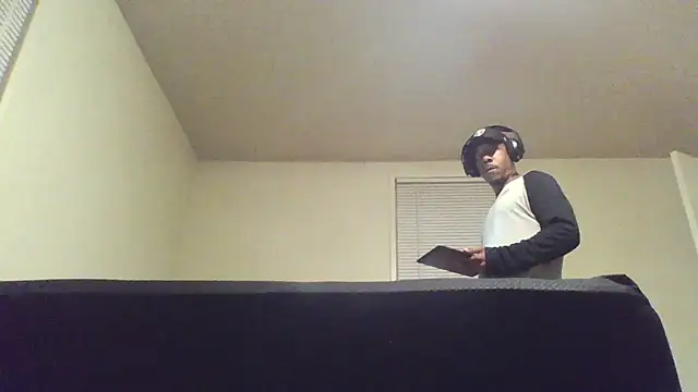 Snapshot of MrDaddyBbSnake chatting on 09-28-25, 11:43 MrDaddyBbSnake online show from 09-28-25, 11:43