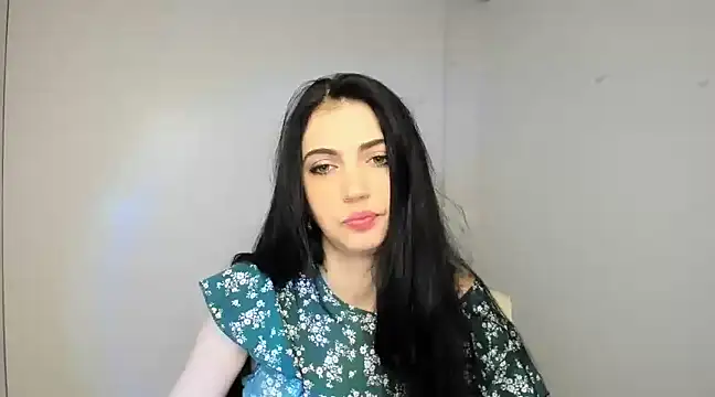 Snapshot of Amalia_amor chatting on 02-04-25, 10:10 Amalia amor online show from 02-04-25, 10:10