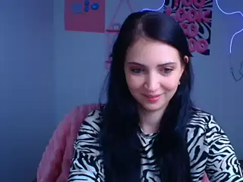Snapshot of Amalia_amor chatting on 10-31-25, 06:47 Amalia amor online show from 10-31-25, 06:47