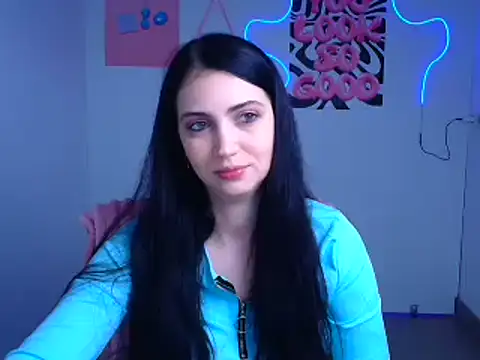 Snapshot of Amalia_amor chatting on 12-04-25, 06:23 Amalia amor online show from 12-04-25, 06:23