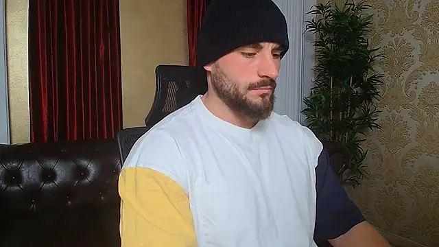 Snapshot of AdamJamesonn chatting on 03-11-25, 05:38 AdamJamesonn online show from 03-11-25, 05:38