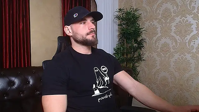 Snapshot of AdamJamesonn chatting on 03-12-25, 05:57 AdamJamesonn online show from 03-12-25, 05:57