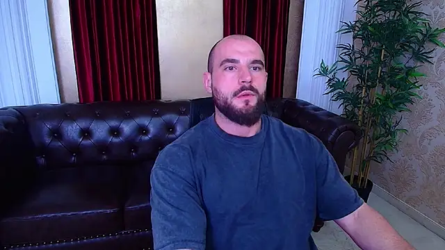 Snapshot of AdamJamesonn chatting on 10-13-25, 05:07 AdamJamesonn online show from 10-13-25, 05:07