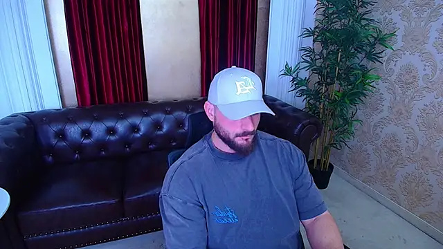 Snapshot of AdamJamesonn chatting on 11-11-25, 05:29 AdamJamesonn online show from 11-11-25, 05:29