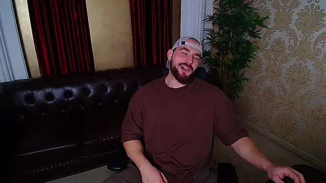 Snapshot of AdamJamesonn chatting on 11-28-25, 05:21 AdamJamesonn online show from 11-28-25, 05:21