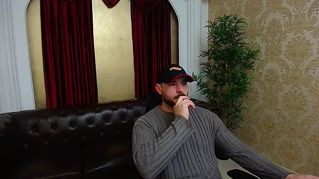 Snapshot of AdamJamesonn chatting on 12-23-25, 06:11 AdamJamesonn online show from 12-23-25, 06:11