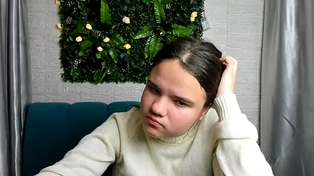 Snapshot of AdeleCruz chatting on 01-07-25, 12:31 AdeleCruz online show from 01-07-25, 12:31