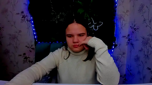 Snapshot of AdeleCruz chatting on 01-11-25, 01:01 AdeleCruz online show from 01-11-25, 01:01