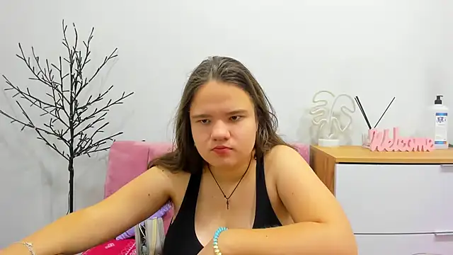 Snapshot of AdeleCruz chatting on 02-10-25, 01:11 AdeleCruz online show from 02-10-25, 01:11