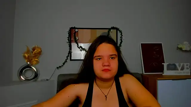 Snapshot of AdeleCruz chatting on 02-22-25, 01:02 AdeleCruz online show from 02-22-25, 01:02