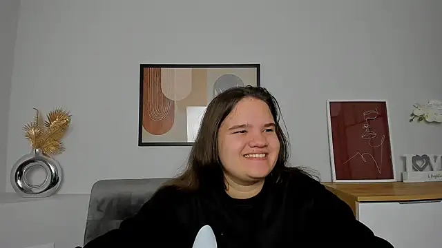 Snapshot of AdeleCruz chatting on 03-03-25, 01:20 AdeleCruz online show from 03-03-25, 01:20