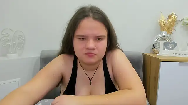 Snapshot of AdeleCruz chatting on 03-15-25, 01:18 AdeleCruz online show from 03-15-25, 01:18