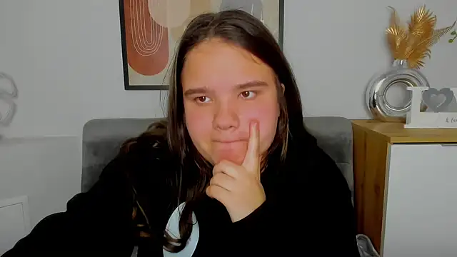 Snapshot of AdeleCruz chatting on 03-20-25, 04:20 AdeleCruz online show from 03-20-25, 04:20