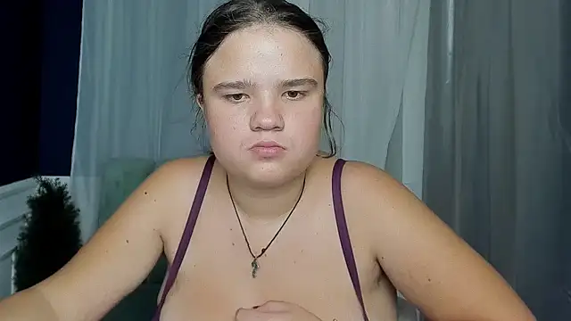 Snapshot of AdeleCruz chatting on 09-21-25, 12:07 AdeleCruz online show from 09-21-25, 12:07