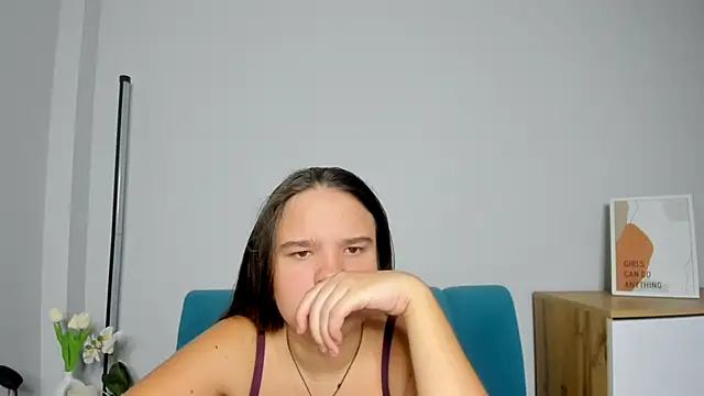 Snapshot of AdeleCruz chatting on 10-15-25, 07:41 AdeleCruz online show from 10-15-25, 07:41