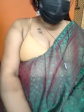 Snapshot of Lolitatamil chatting on 02-07-26, 05:49 Lolitatamil online show from 02-07-26, 05:49