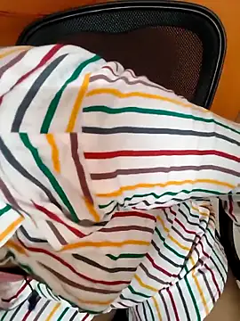 Lolitatamil online show from 04-04-26, 08:17