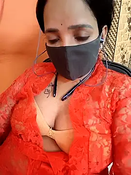 Lolitatamil online show from 04-15-26, 07:21