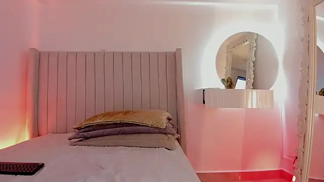 Karla Hudsson online show from 04-07-26, 01:00