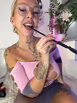 CheekyChels online show from 10-29-25, 11:45