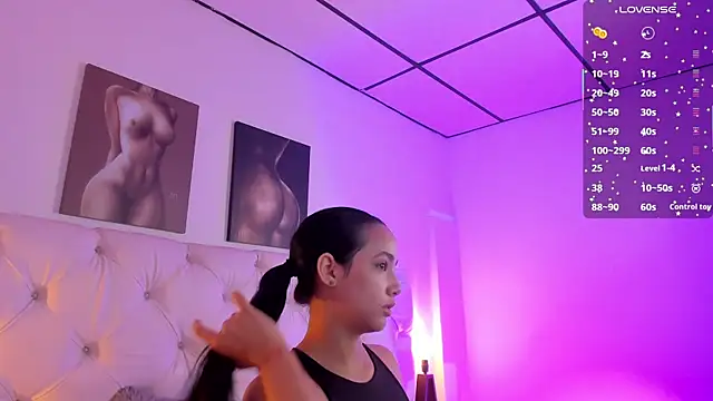 Snapshot of kathy_bakerr chatting on 10-13-25, 01:33 kathy bakerr online show from 10-13-25, 01:33