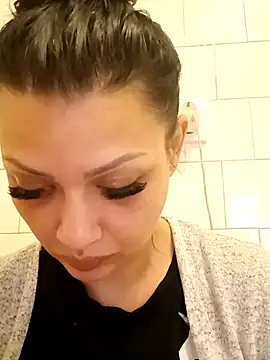 rosse26830 online show from 03-18-26, 03:26