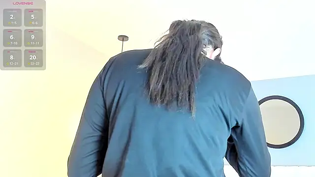 chelsea bolton  online show from 04-27-26, 01:09