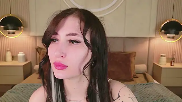 EmmaLawrens online show from 05-18-26, 05:57