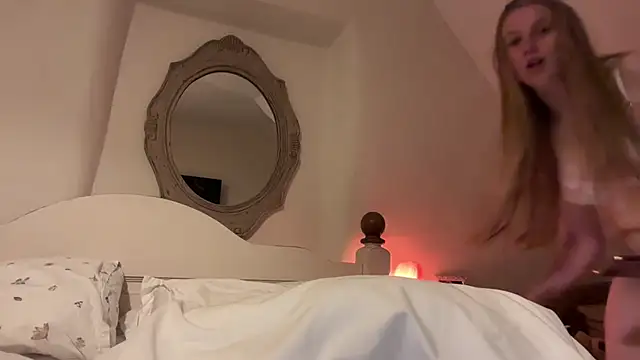 Ella-82 online show from 06-11-26, 07:45