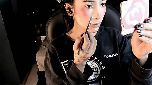 Snapshot of vaiolethsan__ chatting on 01-31-26, 08:40 vaiolethsan online show from 01-31-26, 08:40