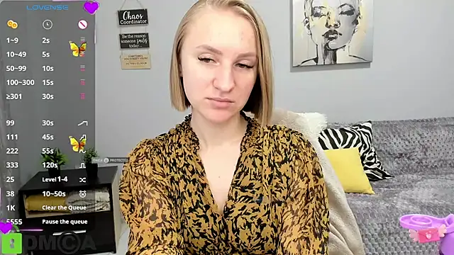 Snapshot of BeautyBlondy chatting on 07-20-26, 12:18 BeautyBlondy online show from 07-20-26, 12:18