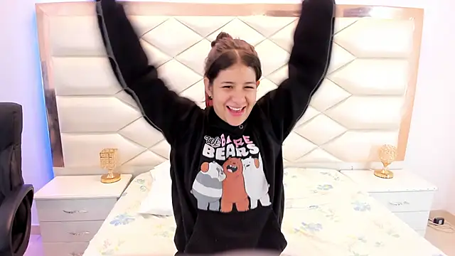 Snapshot of MiaQueen021 chatting on 01-30-25, 12:27 MiaQueen021 online show from 01-30-25, 12:27