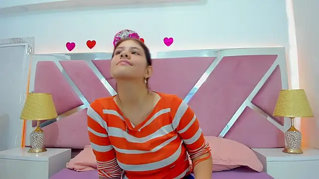 Snapshot of MiaQueen021 chatting on 09-22-25, 01:24 MiaQueen021 online show from 09-22-25, 01:24