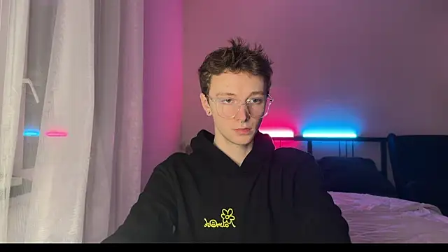 Snapshot of Calvin_Polanski chatting on 01-19-25, 08:19 Calvin Polanski online show from 01-19-25, 08:19