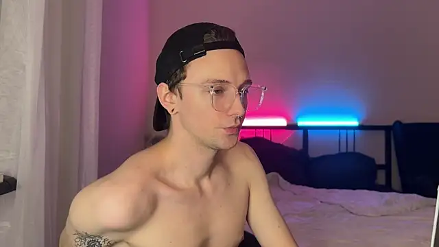 Snapshot of Calvin_Polanski chatting on 01-20-25, 08:40 Calvin Polanski online show from 01-20-25, 08:40